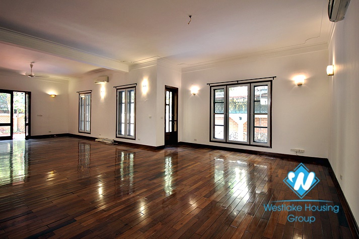 Big yard, swiming pool and five bedrooms house for rent in Tay Ho district, Ha Noi.